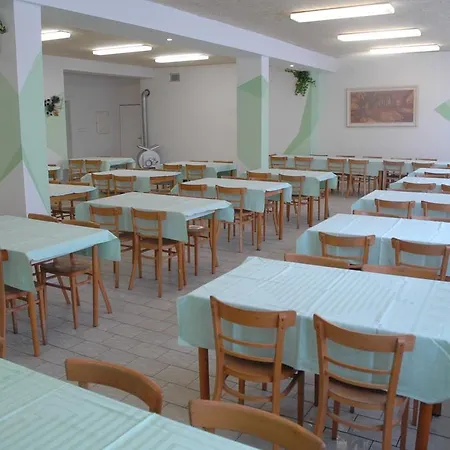 Отель Rekreacni Areal Zbraslavice 3*