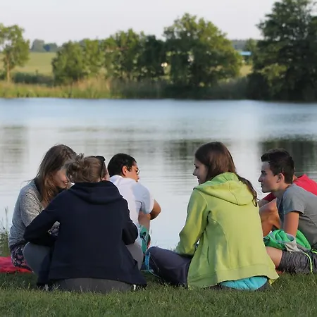 Rekreacni Areal Zbraslavice Отель