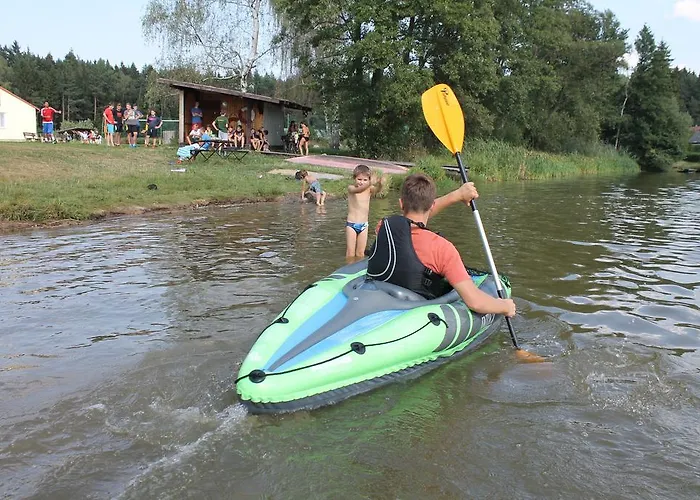 فندق Rekreacni Areal Zbraslavice